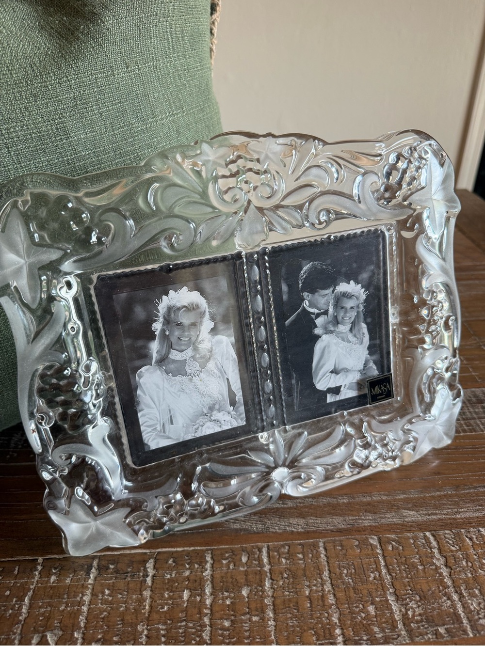 VTG Mikasa Memories Duet Crystal Picture Frame Frosted Grape Floral Double 3x5